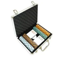 Mallette De 200 Jetons De Poker "CROWN" - En Version CASH GAME - En Clay Composite 14 G - Avec Accessoires 6 Mallette De 200 Jetons De Poker "CROWN" - En Version CASH GAME - En Clay Composite 14 G - Avec Accessoires -Cartes Production mallette de 200 jetons de poker crown en version cash game en clay composite 14 g avec accessoires 2