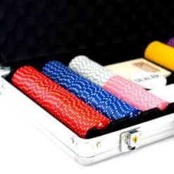 Mallette De 300 Jetons De Poker "SUITED COLOR" - En ABS Insert Métallique 12 G - Avec Accessoires 7 Mallette De 300 Jetons De Poker "SUITED COLOR" - En ABS Insert Métallique 12 G - Avec Accessoires -Cartes Production mallette de 300 jetons de poker suited en abs insert metallique 12 g avec accessoires 1 2